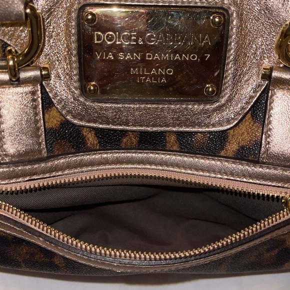 Dolce Cabanna preloved excellent condition bag has a strap leopard print. - Picture 13 of 16